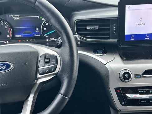 Used 2022 Ford Explorer XLT w/ Equipment Group 202A image 13