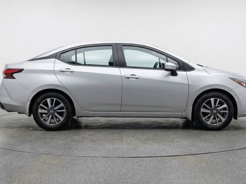 Used 2025 Nissan Versa SV FWD image 11