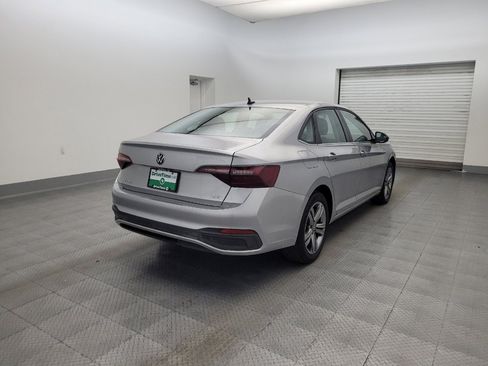 Used 2022 Volkswagen Jetta SE FWD image 9