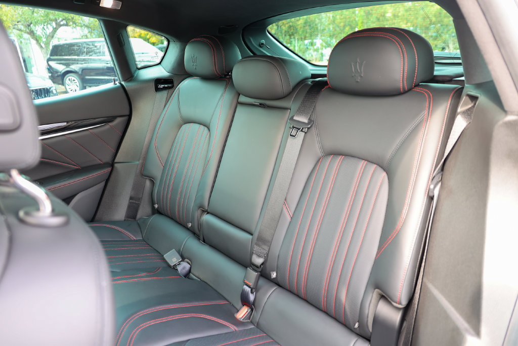 Used 2023 Maserati Levante GT AWD/4WD image 40