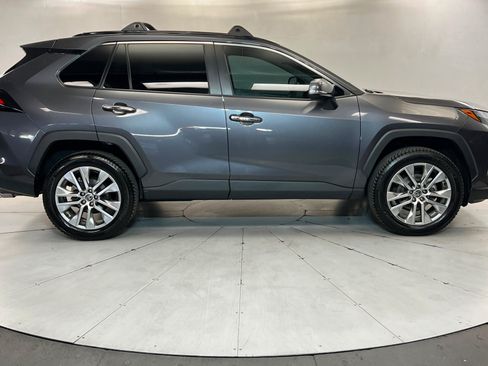 Used 2022 Toyota RAV4 Limited AWD/4WD image 7