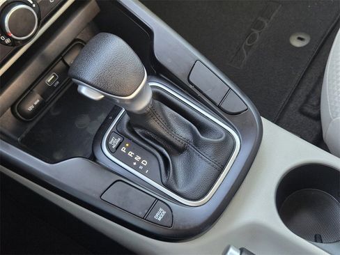 Certified 2023 Kia Soul LX image 18