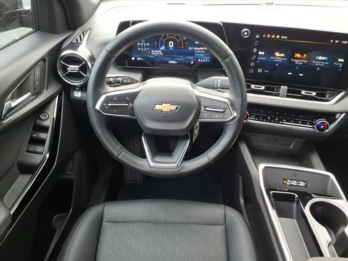 Used 2025 Chevrolet Equinox LT w/ Convenience Package II FWD image 30