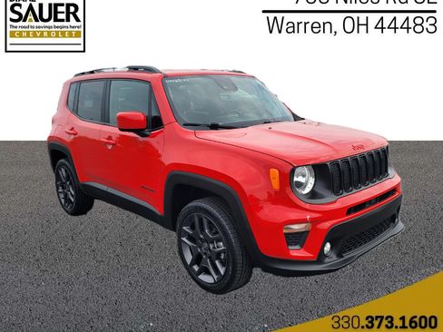 Used 2022 Jeep Renegade Latitude w/ Convenience Group AWD/4WD image 2