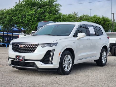 Used 2023 Cadillac XT6 Luxury image 3