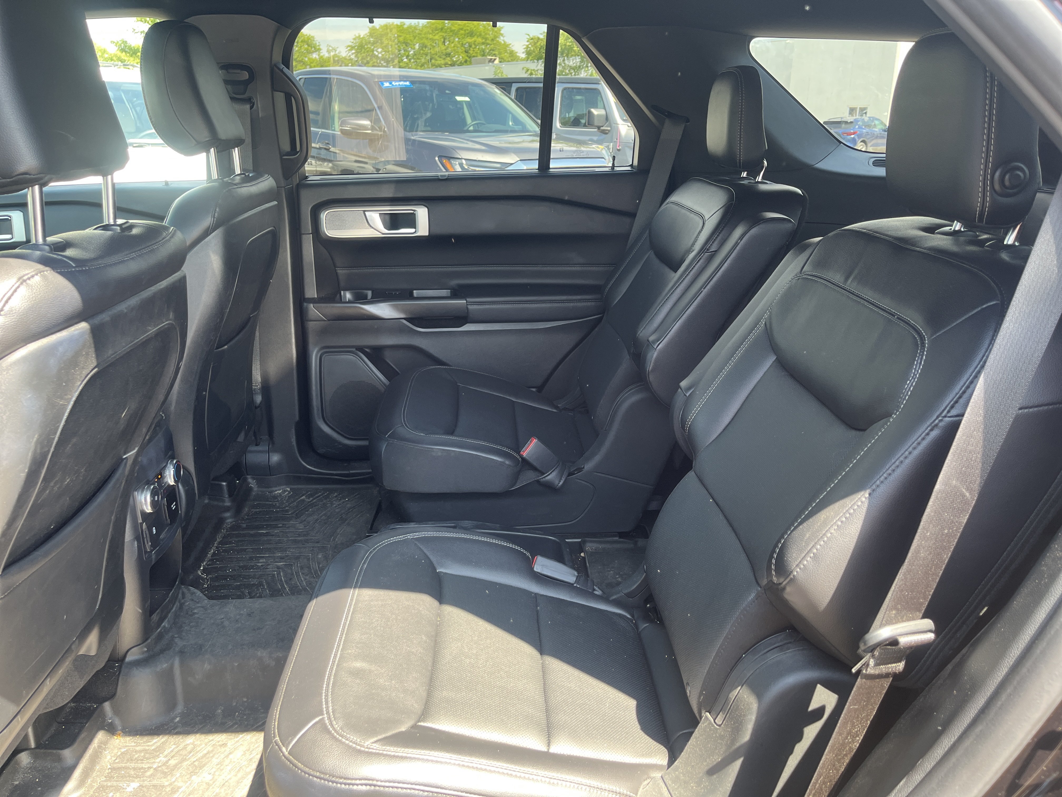 Used 2020 Ford Explorer Limited w/ Class III Trailer Tow Package AWD/4WD image 15