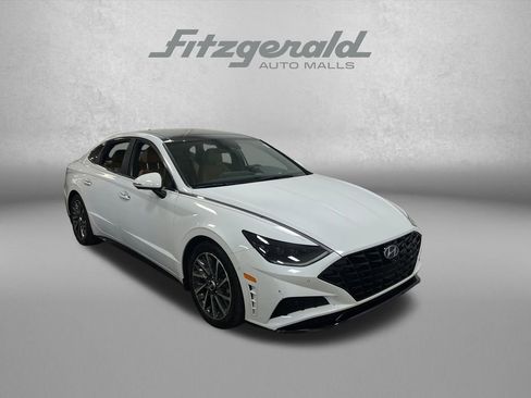 Used 2020 Hyundai Sonata Limited w/ Preferred Accessory Package FWD image 9