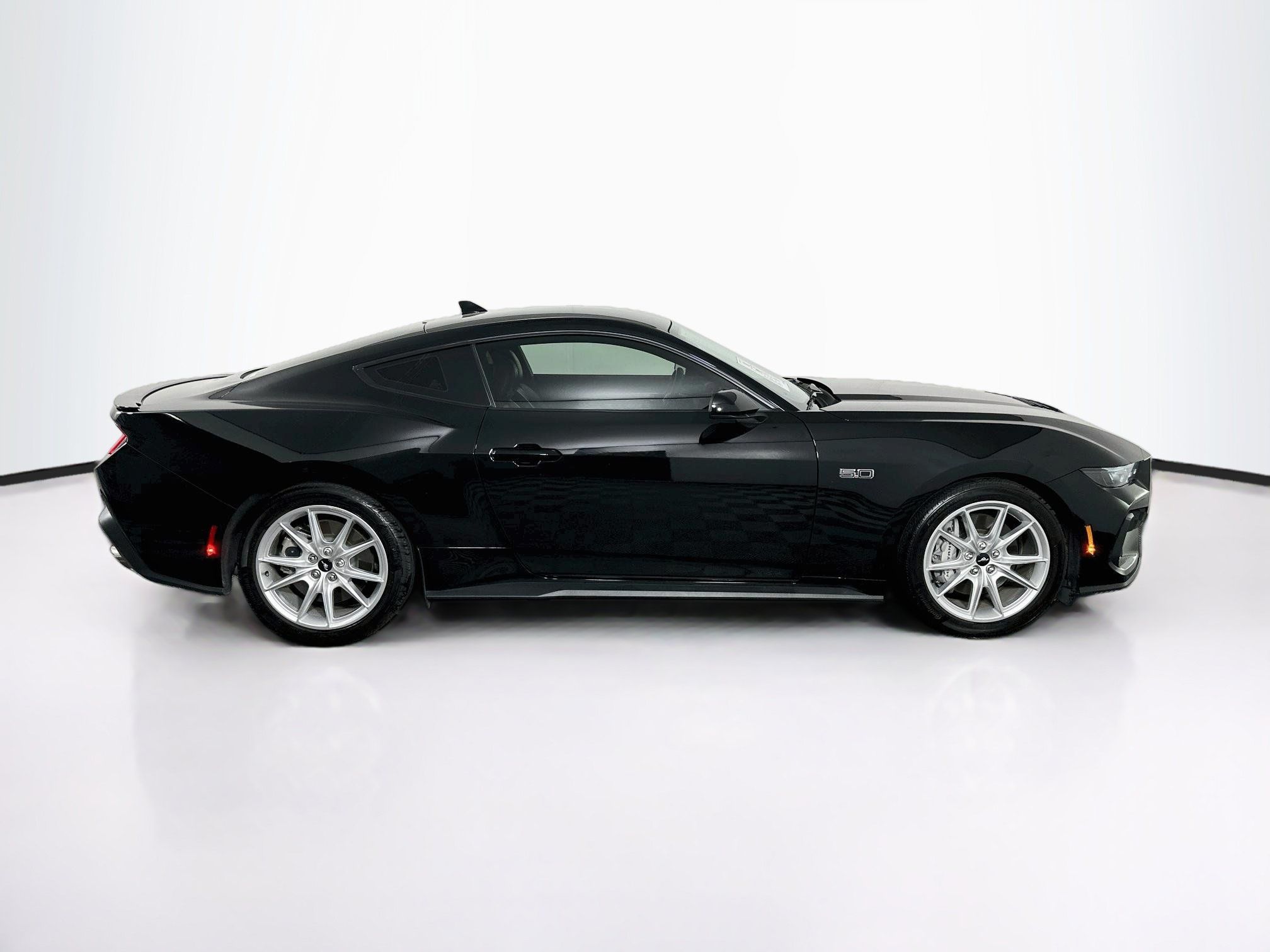 Used 2025 Ford Mustang GT Premium RWD image 10