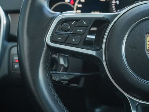 Used 2022 Porsche Cayenne Platinum Edition AWD/4WD image 19