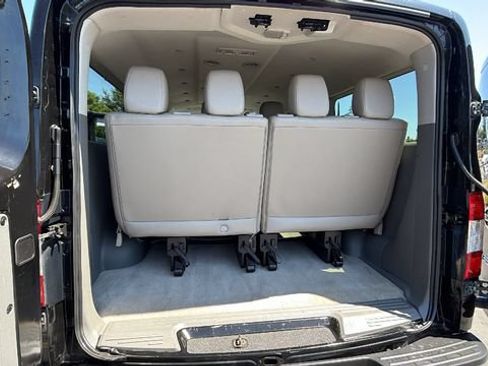 Used 2018 Nissan NV 3500 SL RWD image 12