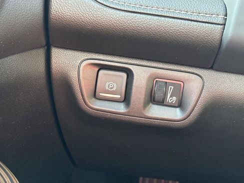 Certified 2022 GMC Acadia SLE image 19