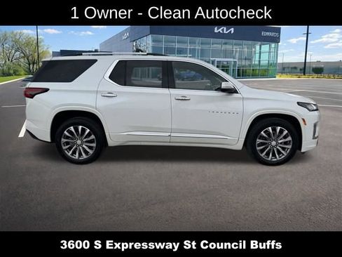 Used 2023 Chevrolet Traverse Premier AWD/4WD image 2