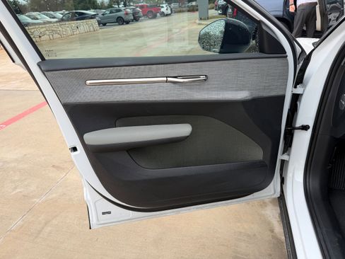 Certified 2025 Volvo EX30 Plus w/ Climate Package image 20