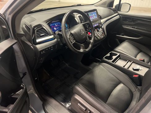 Used 2023 Honda Odyssey Touring image 10