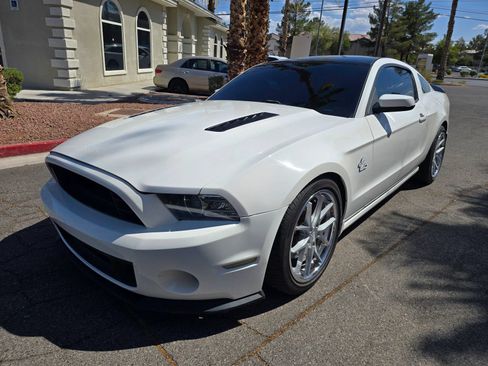 Used 2013 Ford Mustang GT Premium w/ Electronics Pkg RWD image 3