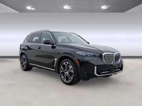 Used 2026 BMW X5 xDrive50e w/ Premium Package AWD/4WD image 6