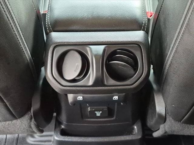 Used 2019 Jeep Wrangler Unlimited Sahara AWD/4WD image 17