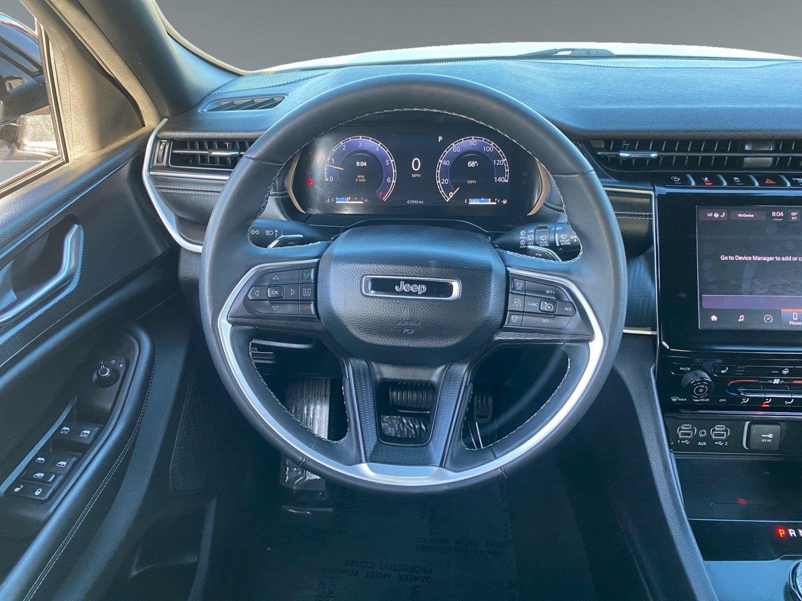 Used 2025 Jeep Grand Cherokee Altitude AWD/4WD image 12