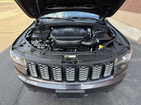Used 2019 Jeep Grand Cherokee Altitude AWD/4WD image 36