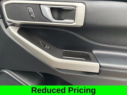 Used 2022 Ford Explorer XLT image 43