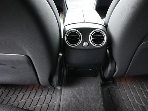 Used 2021 Mercedes-Benz GLC 300 4MATIC image 25