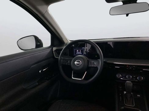 Used 2025 Nissan Kicks SV image 18