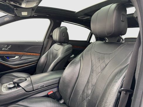 Used 2014 Mercedes-Benz S 550 Sedan w/ Sport Package image 15