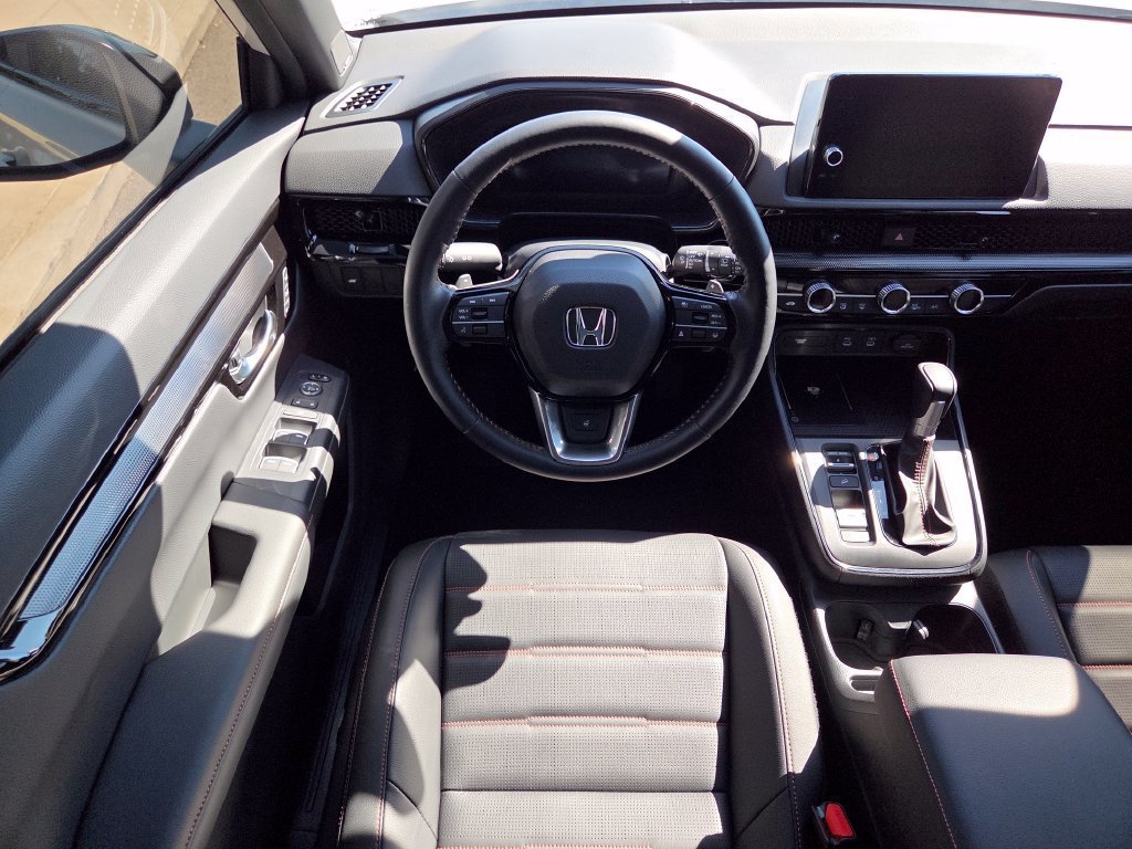 Used 2026 Honda CR-V Sport Touring image 4