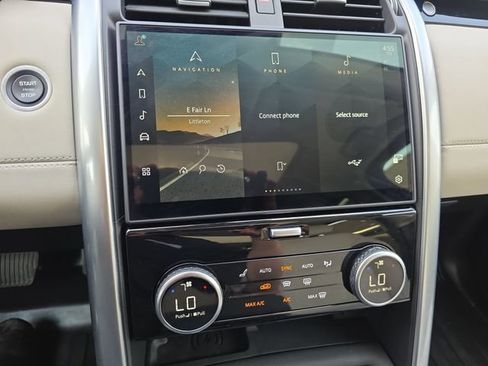 Used 2025 Land Rover Discovery S AWD/4WD image 24