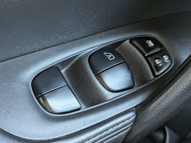 Used 2021 Nissan Rogue Sport SV FWD image 23