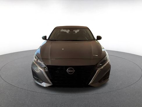 Used 2025 Nissan Altima 2.5 SV FWD image 4