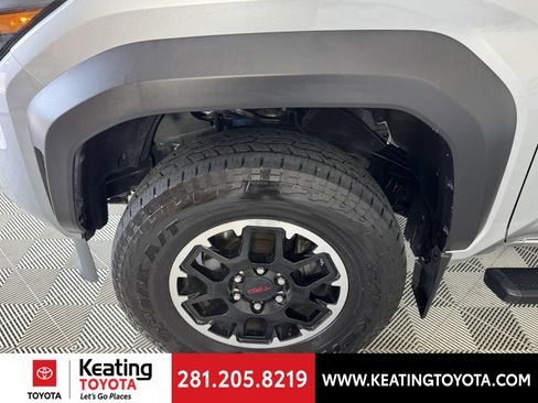Used 2024 Toyota Tacoma TRD Off-Road w/ TRD Off Road Upgrade Package AWD/4WD image 31