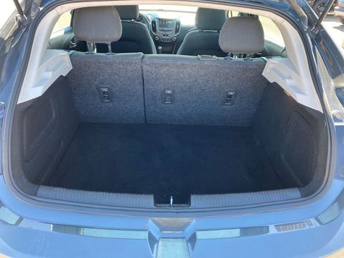 Used 2017 Chevrolet Cruze LT w/ Convenience Package image 28