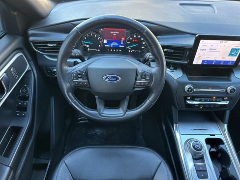 Used 2020 Ford Explorer XLT w/ Equipment Group 202A image 16