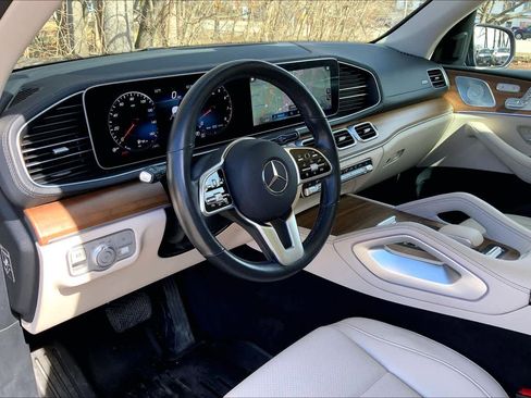 Used 2022 Mercedes-Benz GLS 450 4MATIC image 18