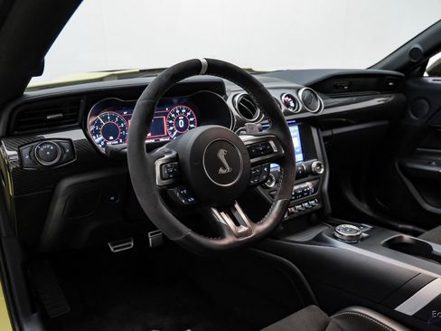 Used 2021 Ford Mustang Shelby GT500 w/ Carbon Fiber Track Pack image 40