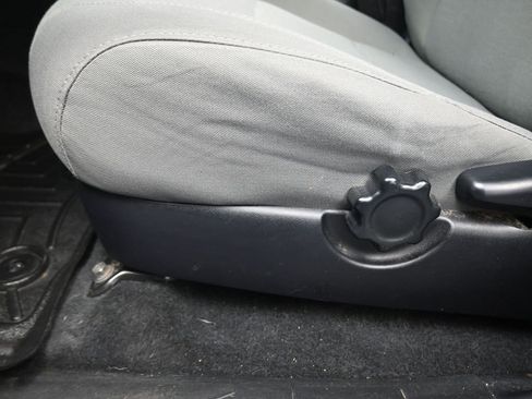 Used 2019 Toyota Tacoma SR5 image 7