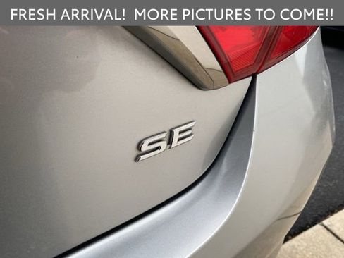 Used 2016 Toyota Camry SE image 7