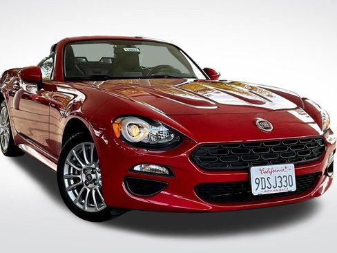 Used 2018 FIAT 124 Spider Classica w/ Technology Group image 12