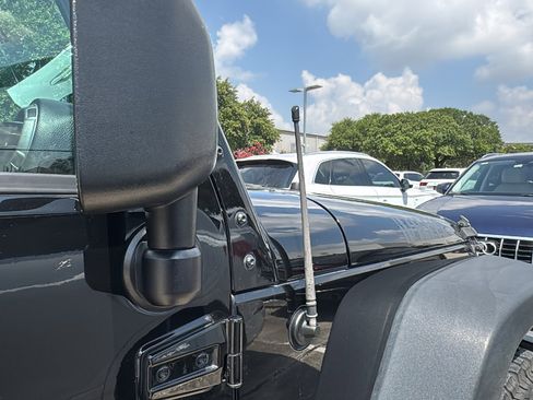 Used 2017 Jeep Wrangler Sport AWD/4WD image 18