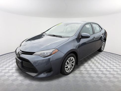 Used 2017 Toyota Corolla LE image 3