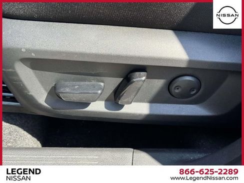 Used 2024 Nissan Rogue SV AWD/4WD image 17