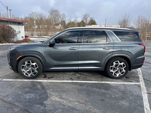 Used 2022 Hyundai Palisade Calligraphy image 2