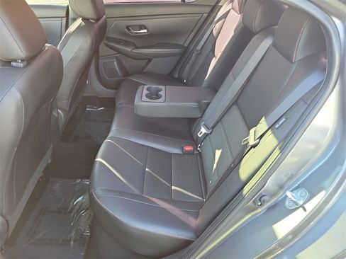 Used 2023 Nissan Sentra SR w/ SR Premium Package image 22