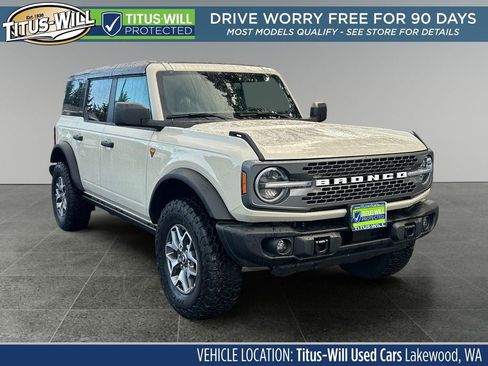 Used 2025 Ford Bronco Badlands AWD/4WD image 1