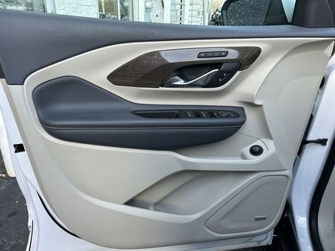 Used 2023 GMC Terrain Denali image 23