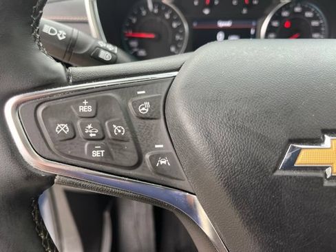 Used 2024 Chevrolet Equinox Premier FWD image 17