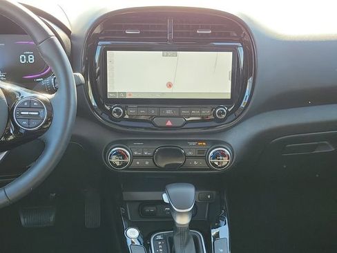 Used 2025 Kia Soul EX FWD image 26
