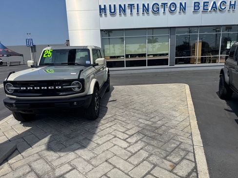 Used 2025 Ford Bronco Outer Banks AWD/4WD image 20