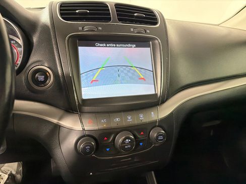 Used 2020 Dodge Journey Crossroad FWD image 18